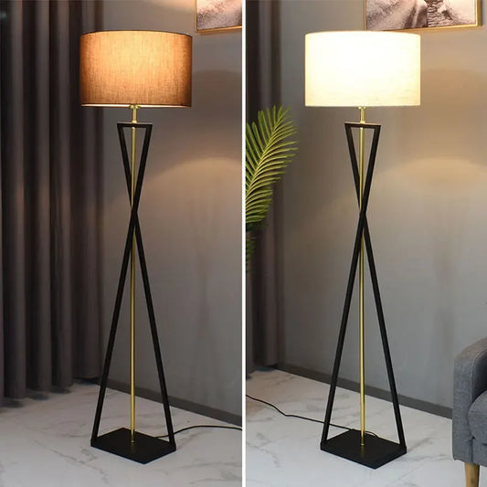 Nordisk Modern Golvlampa – Kreativ Metallisk Design med Tygskärm – För Sovrum & Vardagsrum