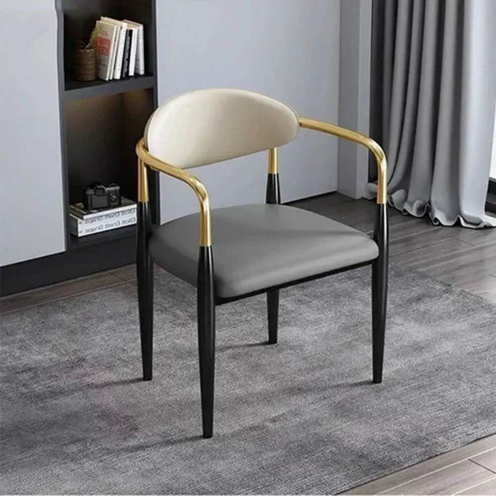 Designstol med Svarta Metallben – Mjuk & Ergonomisk – För Vardagsrum, Sminkhörna & Restaurang