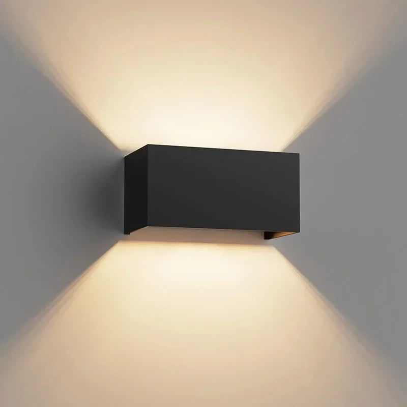 Modern Vägglampa i Aluminium – LED-ljus med IP65 Skyddsnivå