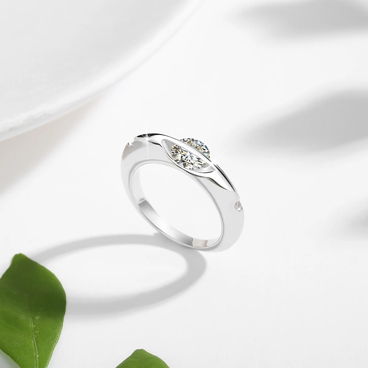 Roterbar Moissanite Ring – 1CT – Äkta S925 Silver – Klassisk Bröllopsring med GRA Certifikat