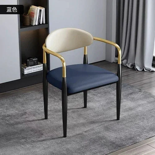 Designstol med Svarta Metallben – Mjuk & Ergonomisk – För Vardagsrum, Sminkhörna & Restaurang