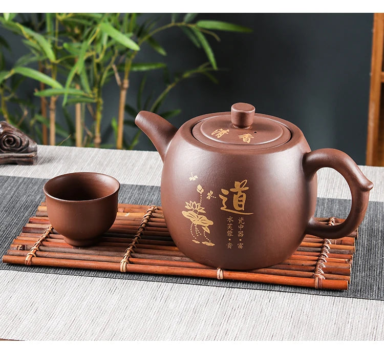 Yixing Tekanna i lila lera – Handgjord traditionell tekanna (1 liter)