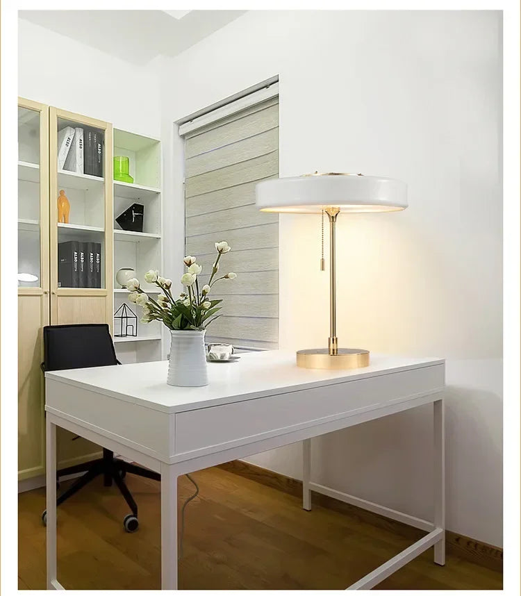 Nordisk Golvlampa med Kreativ Design – Enkel & Modern – För Sovrum & Vardagsrum