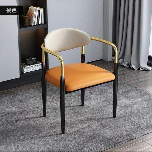 Designstol med Svarta Metallben – Mjuk & Ergonomisk – För Vardagsrum, Sminkhörna & Restaurang