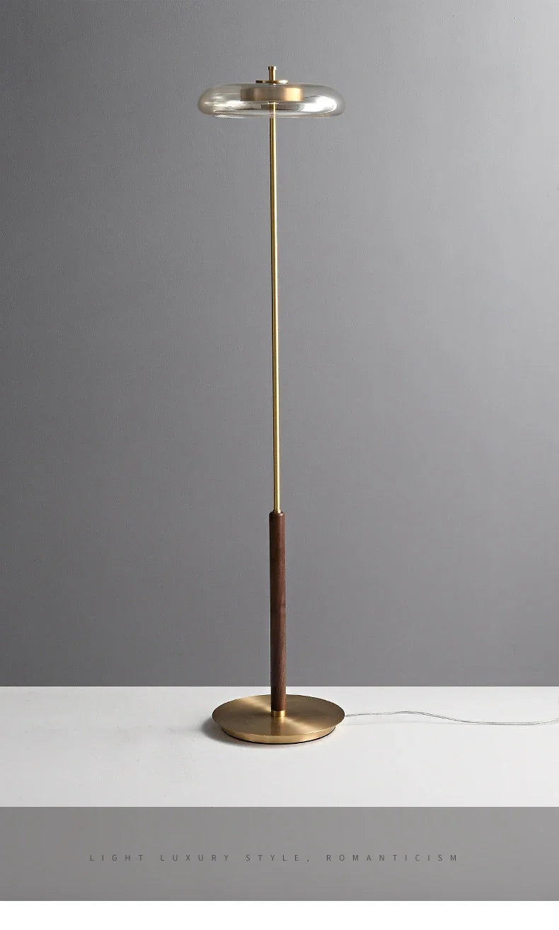 Modern Lyxig Golvlampa – Guldglans & Svampformad Glasdesign – För Sovrum & Vardagsrum