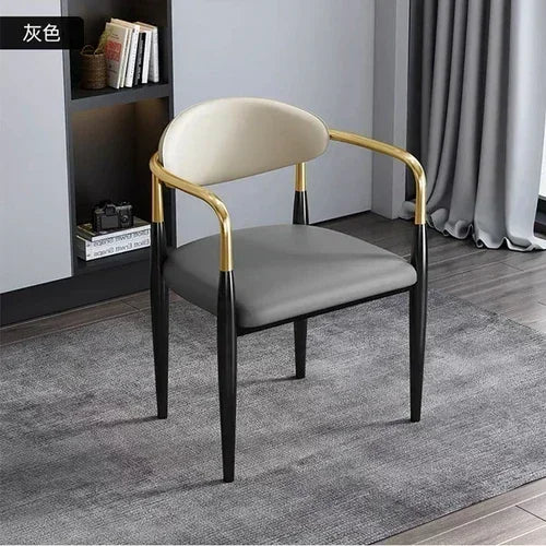 Designstol med Svarta Metallben – Mjuk & Ergonomisk – För Vardagsrum, Sminkhörna & Restaurang
