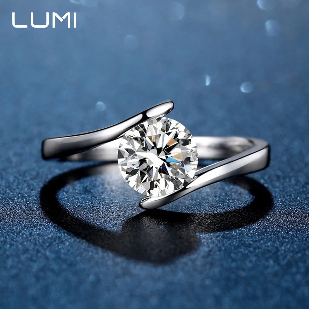 LUMI Moissanite Ring – 0.5–1ct – Minimalistisk Förlovningsring i Äkta S925 Silver med GRA Certifikat