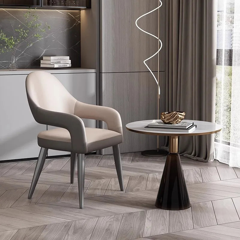 Modern Läderfåtölj – Avslappnad Design för Matsal, Vardagsrum & Balkong