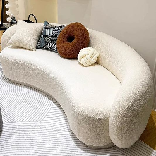 Nordisk L-formad Soffa – Vit Lounge i Lammullstyg – Modern & Romantisk Vardagsrumsdesign