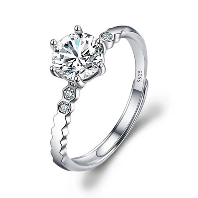 Justerbar Moissanite Förlovningsring – Öppen Design i Silverpläterad Koppar – Elegant & Prisvärd