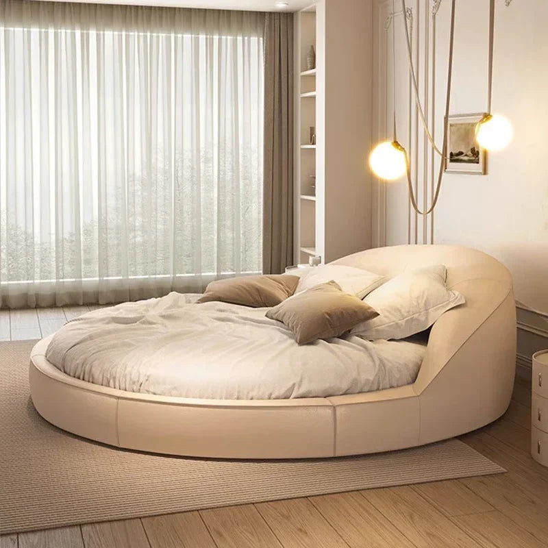 Rund Säng i Äkta Läder – Elegant Minimalistisk Design | Princess Cream Wind | 180/200 cm | Lyxig Bröllopssäng