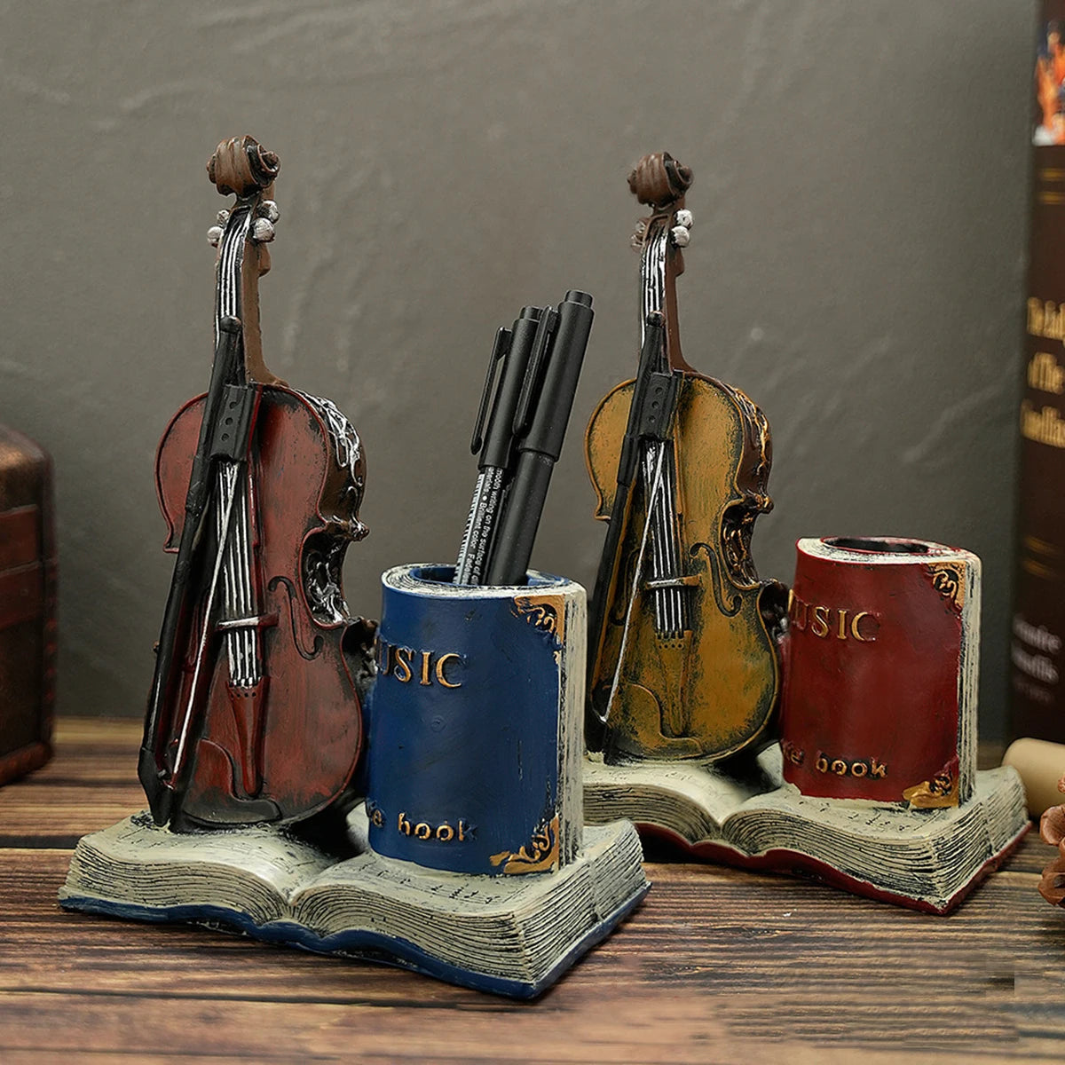 Konstnärlig Pennhållare i Resin – Saxofon & Fiol Design – För Hem & Kontor
