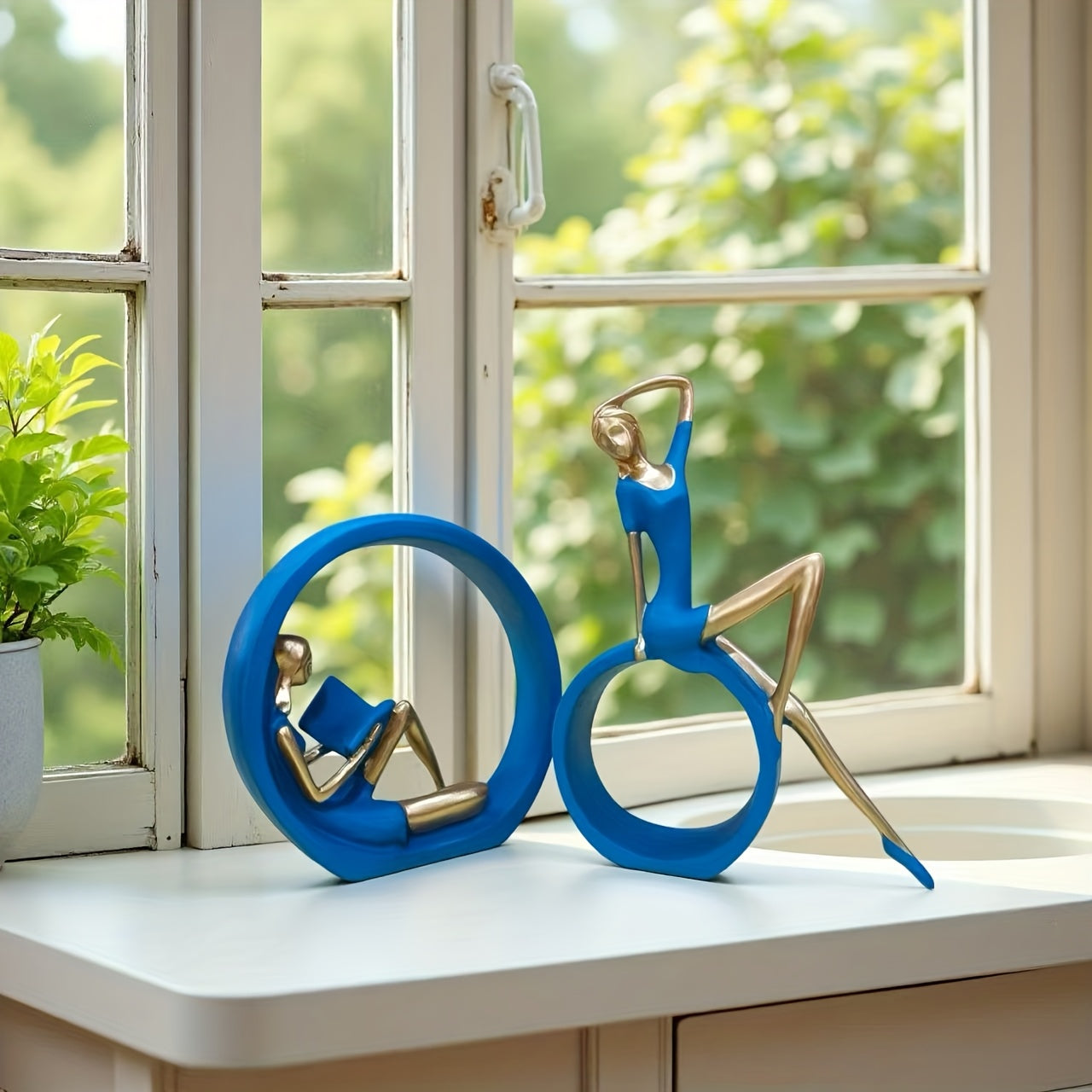 2 Yoga‑flickor + 1 Läsande Flicka – Nordiska Resinfigurer, Elegant Konst & Heminredning