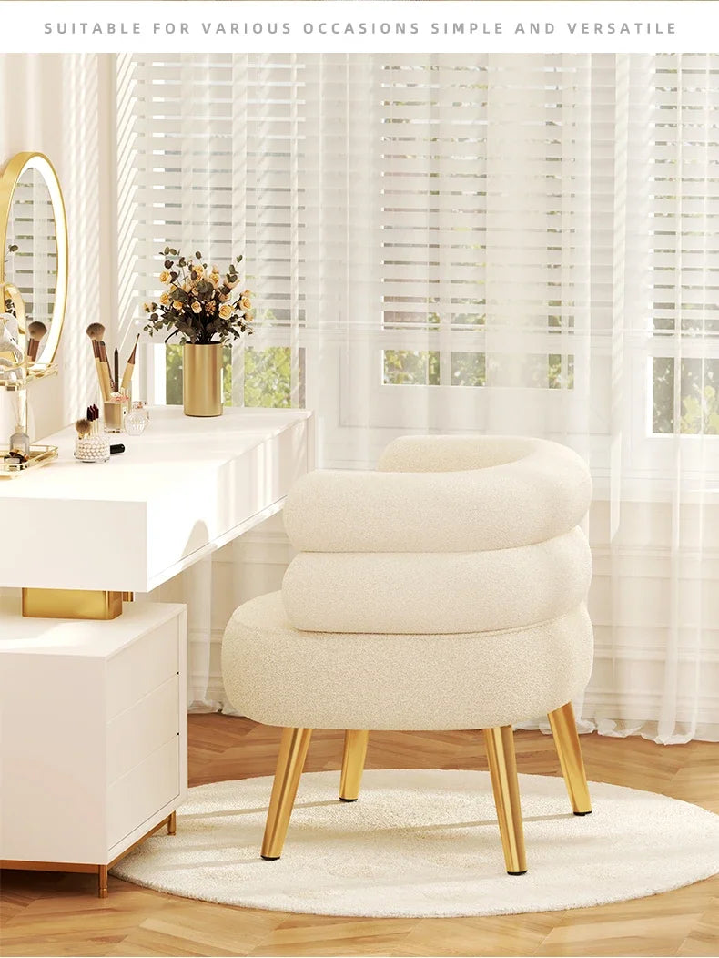 Fluffig 1-sits Soffa – Nordisk Lyx för Vardagsrum & Sminkhörna