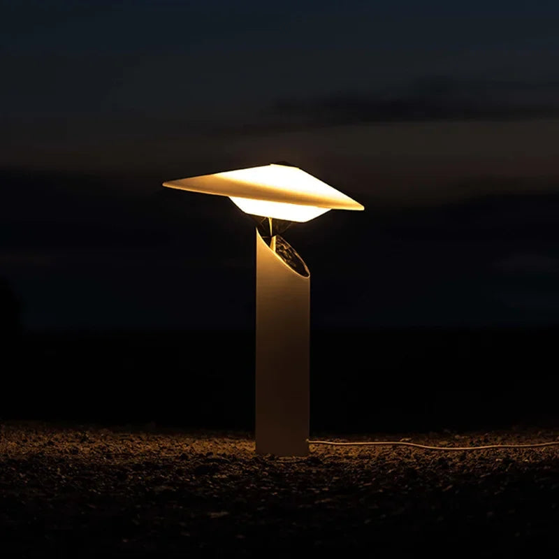 Italiensk Bordslampa – Minimalistisk Design i Akryl & Metall