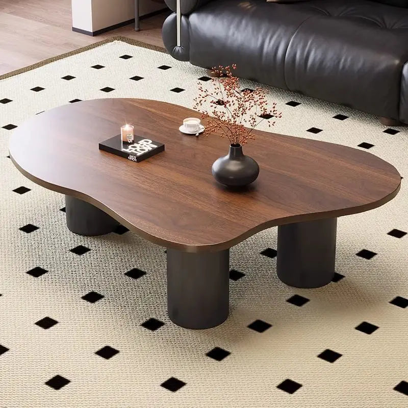 Cream Style Soffbord – Litet Te-/Kaffebord i Valnöt, Molnformad Kant, Perfekt för Små Lägenheter