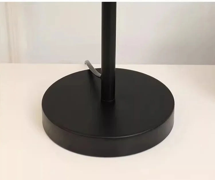 Golvlampa – Nordisk Kreativ Enkel Stil