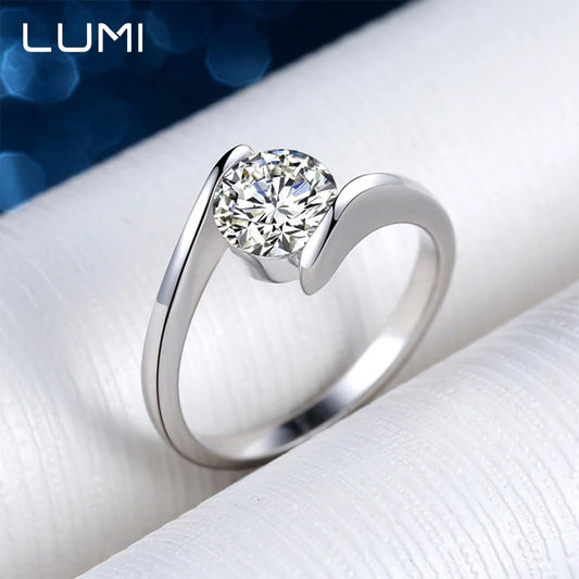 LUMI Moissanite Ring – 0.5–1ct – Minimalistisk Förlovningsring i Äkta S925 Silver med GRA Certifikat
