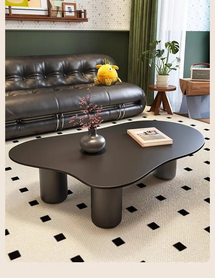 Cream Style Soffbord – Litet Te-/Kaffebord i Valnöt, Molnformad Kant, Perfekt för Små Lägenheter