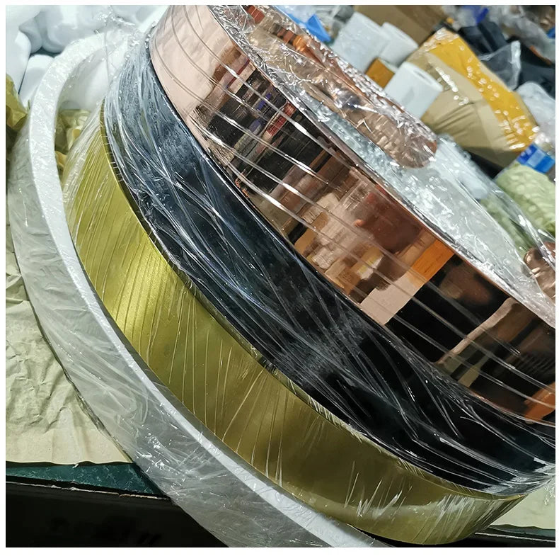 Minimalistisk LED Taklampa med Cirkulära Ringar – D40/D60