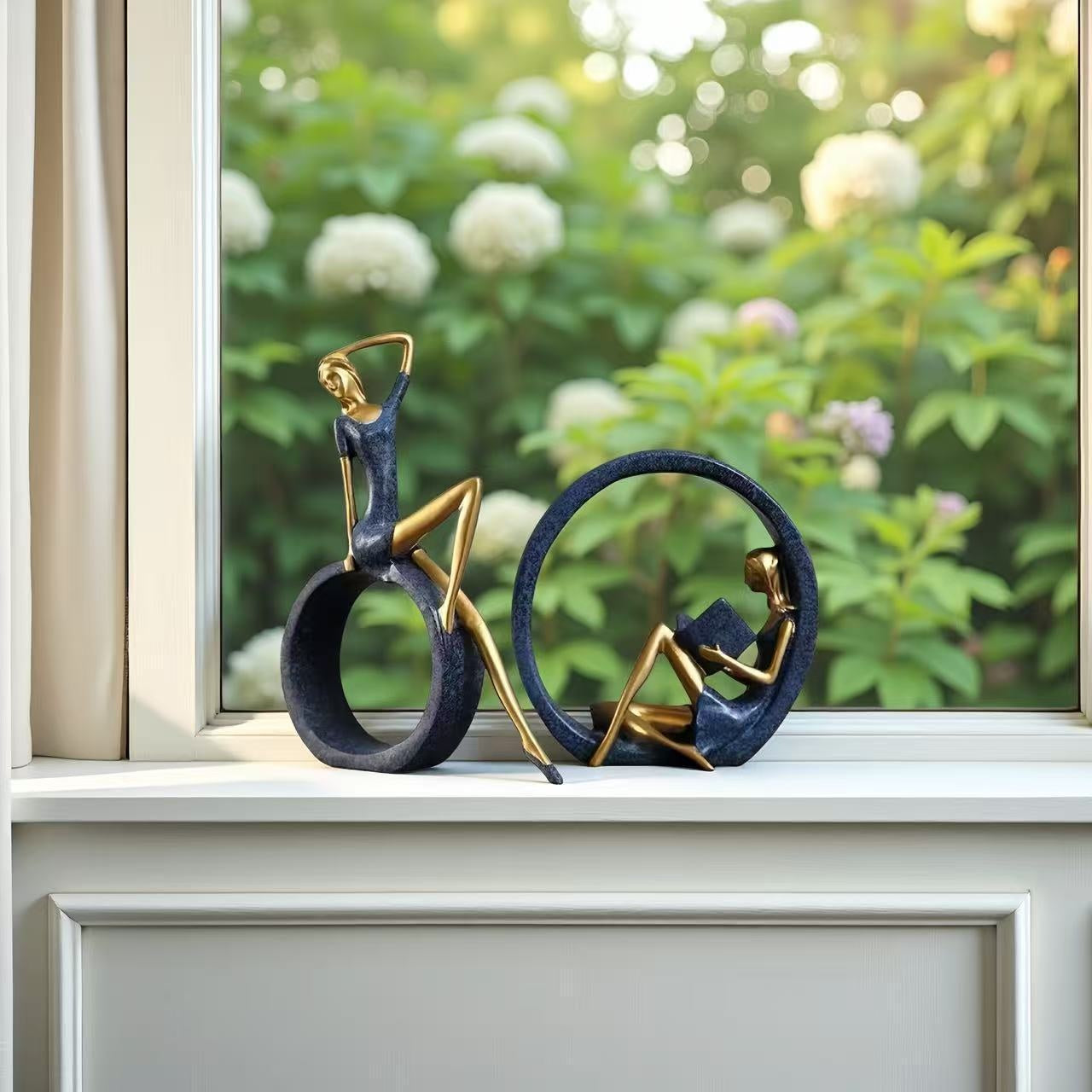 2 Yoga‑flickor + 1 Läsande Flicka – Nordiska Resinfigurer, Elegant Konst & Heminredning